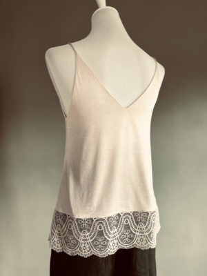 Top mit zarter Spitze von von mey, M – Bild 3