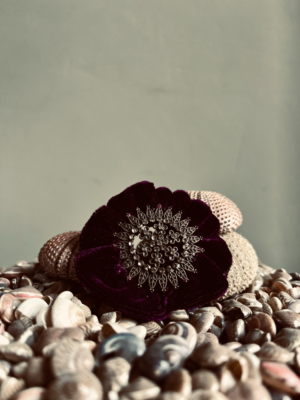 edle Anstecknadel aus Samt – Bild 1