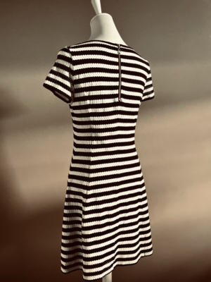 hübsches gestreiftes Kleid von Comma, S – Bild 4