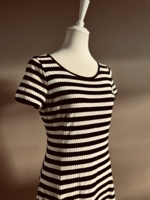 hübsches gestreiftes Kleid von Comma, S – Bild 3