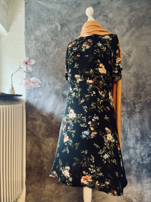 schönes Blumenkleid von H&M, XXL – Bild 4