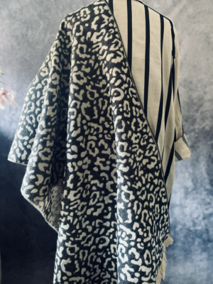 Großartiger Wollschal mit Leopardenmuster – Bild 4