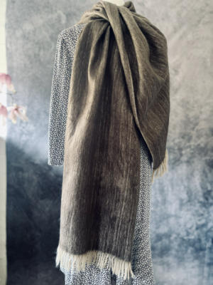 kuscheliger, leuchtender Alpaka-Schal – Bild 3