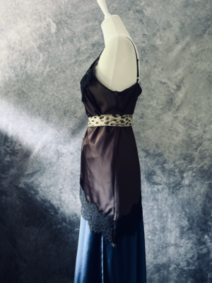 asymmetrisches Satintop mit Spitze, L-XL – Bild 1