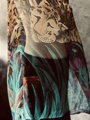 zartes Seidentuch mit Leopard – Bild 1