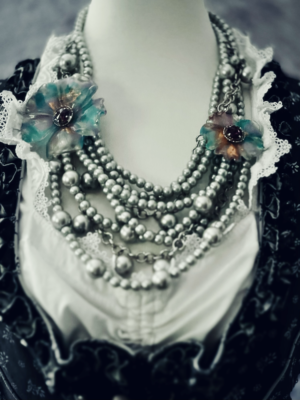 große Blumenkette von lua – Bild 1