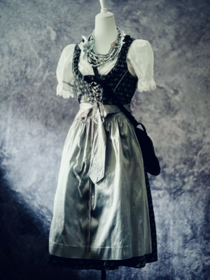 edles Dirndl von Riani, L – Bild 1